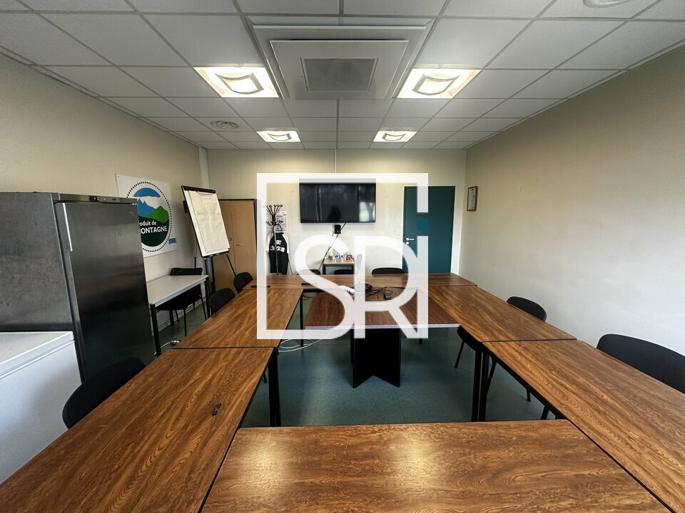 A louer Bureaux 111m² Aubière