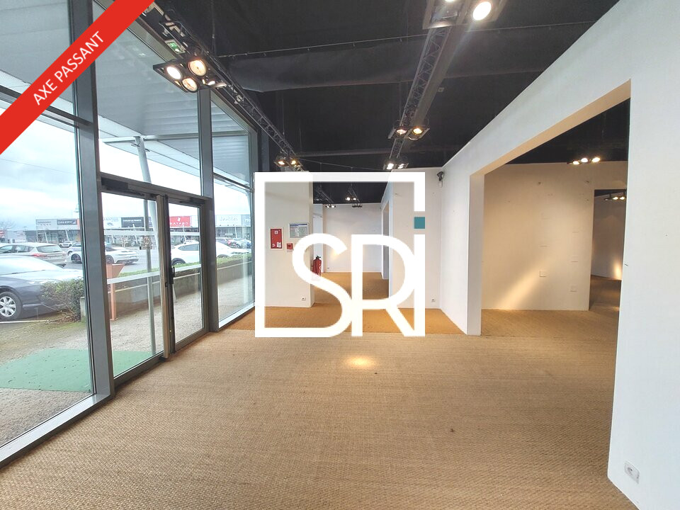 A louer Local commercial  678m² Aubière