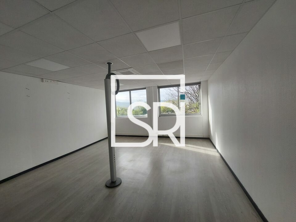 A vendre Bureaux 2860m² Cournon-d'Auvergne