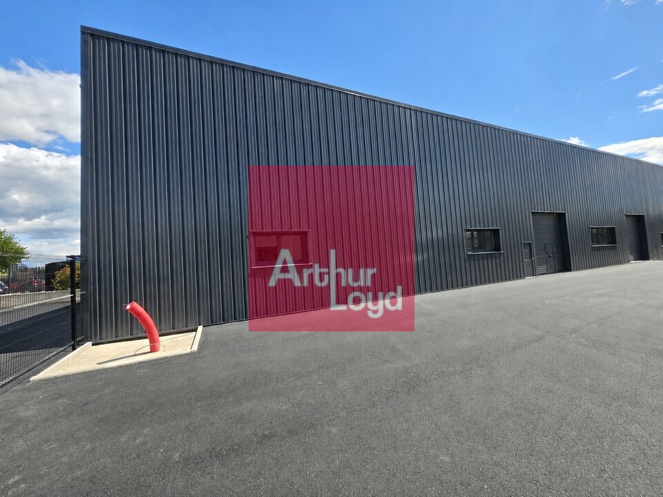 AUBIERE A LOUER  LOCAL ACTIVITE AVEC SHOW ROOM  200 M² PROGRAMME NEUF
