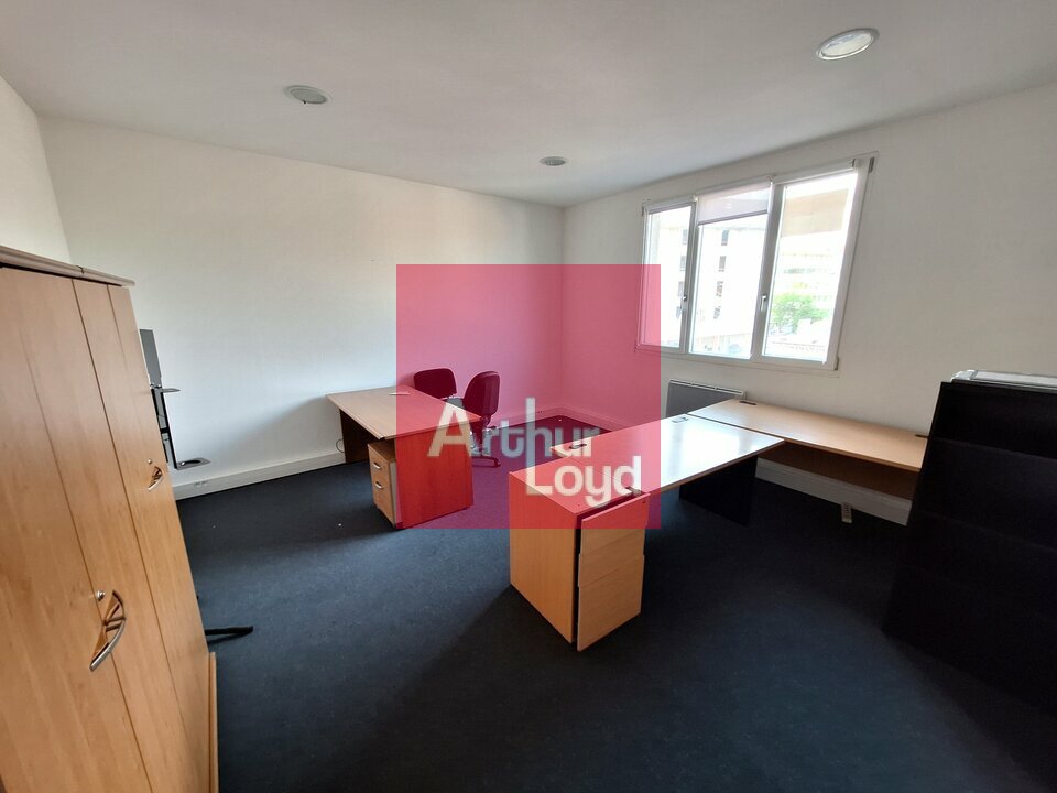 CLERMONT-FERRAND A LOUER BUREAUX  50M²