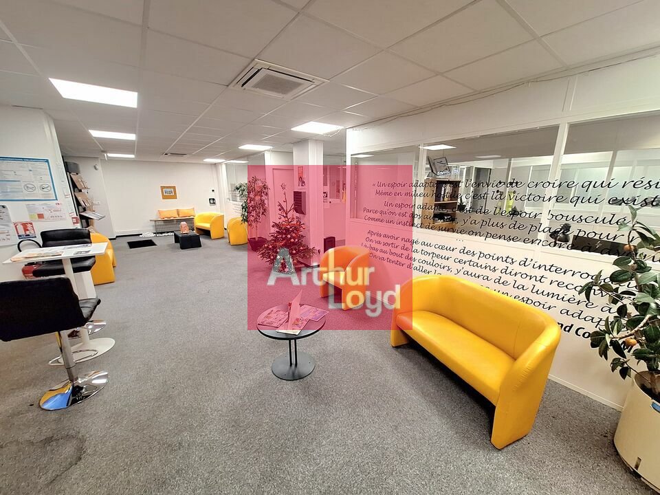 CLERMONT-FERRAND ZI BREZET A LOUER BUREAUX 220 M² 