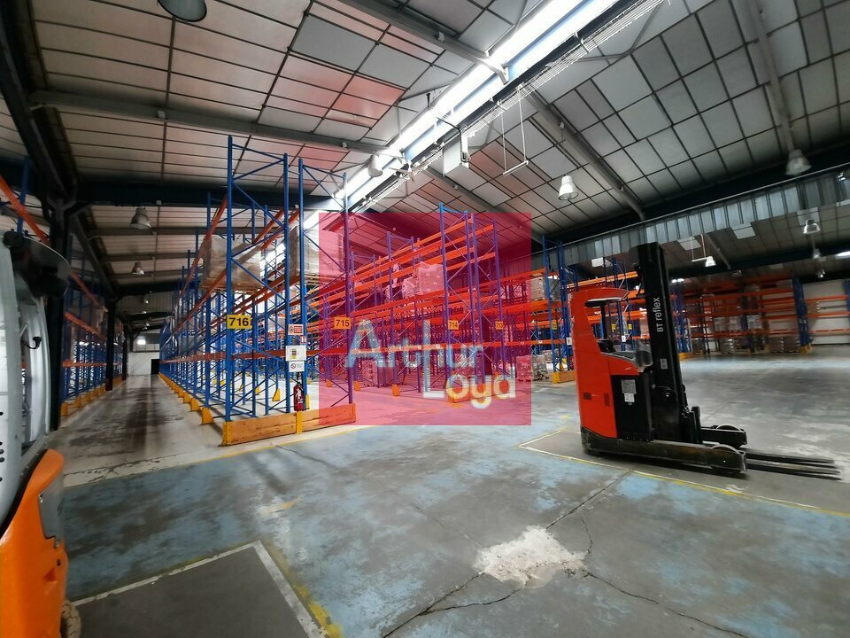 COURNON ZI A LOUER ENTREPOT  7918 M²