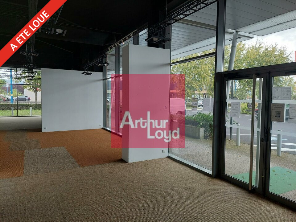 AUBIERE A LOUER LOCAL COMMERCIAL 678 M² - DIVISE  : 374 M²