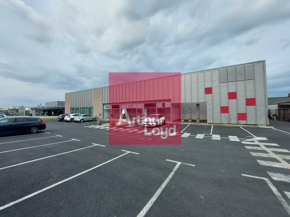 LOCAL COMMERCIAL 1464 M² A LOUER COURNON D'AUVERGNE division possible 