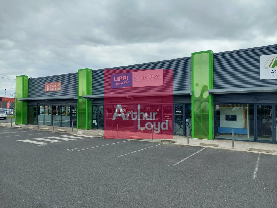 COURNON D'AUVERGNE A LOUER LOCAL COMMERCIAL 461 M²