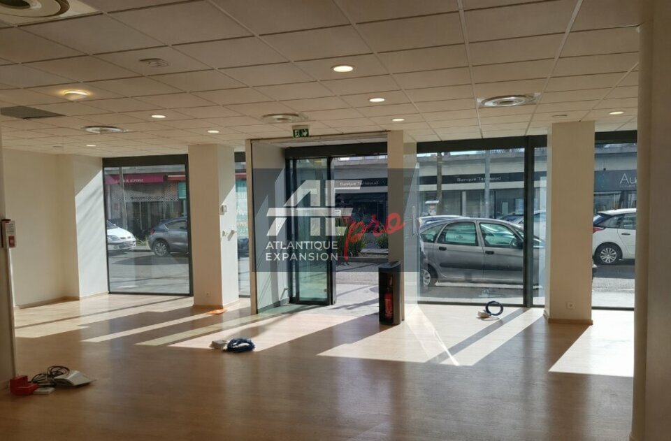 BUREAUX LOCAL COMMERCIAL à LOUER