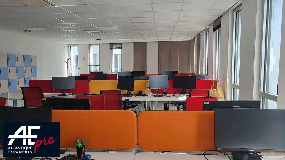 BUREAUX ENTREE DE VILLE à LOUER