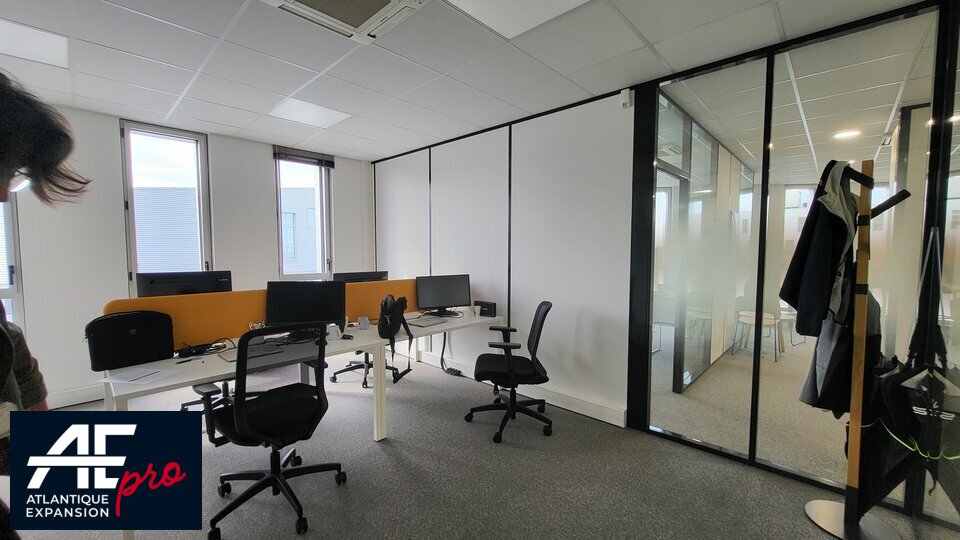 BUREAUX ENTREE DE VILLE à LOUER