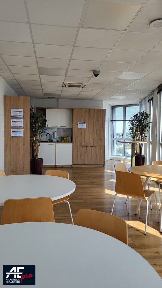 BUREAUX ENTREE DE VILLE à LOUER