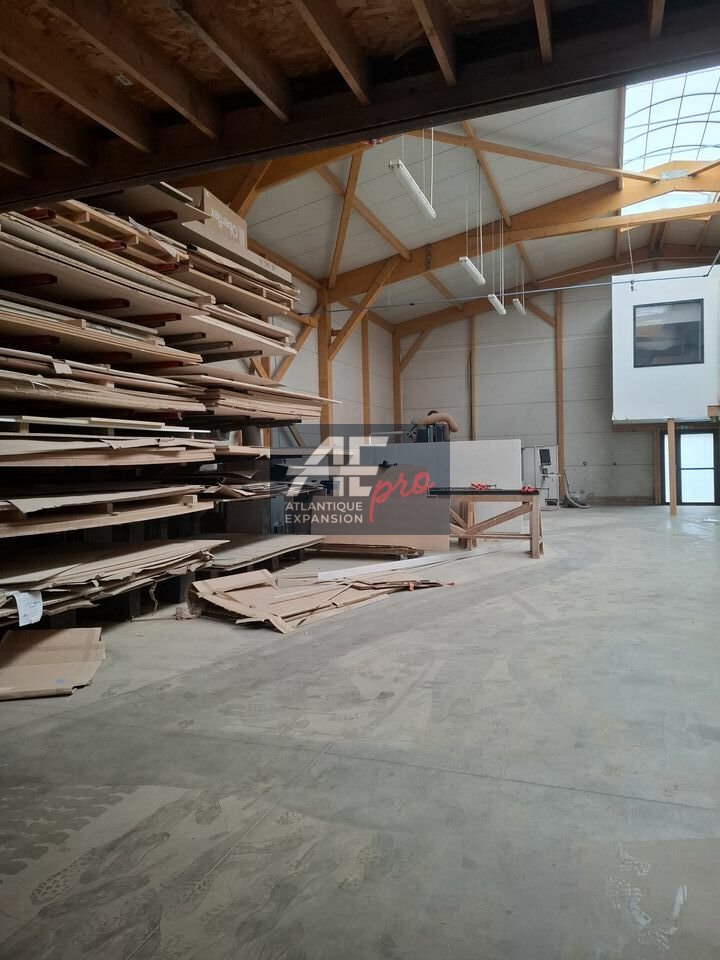 LOCAL D’ACTIVITE – ENTREPOT – à VENDRE