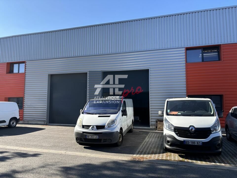 LOCAL D’ACTIVITE – ENTREPOT – à LOUER