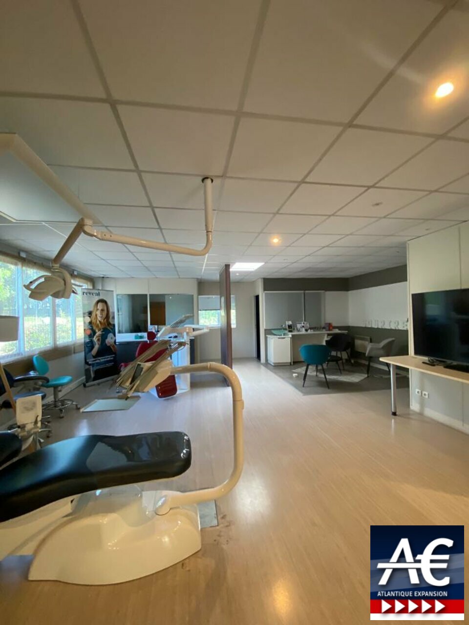 A LOUER BUREAUX AVEC STOCKAGE