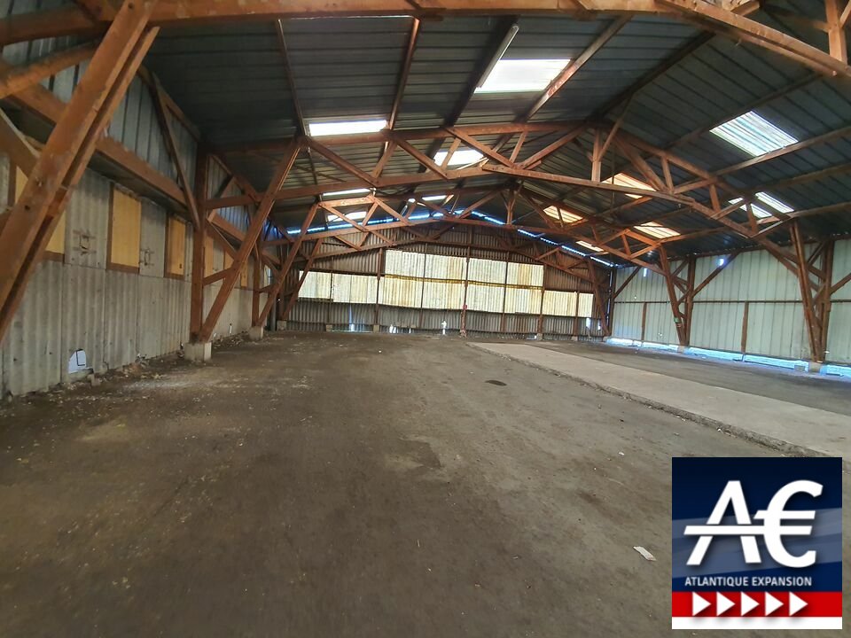 A VENDRE LOCAL D’ACTIVITÉ – ENTREPÔT.