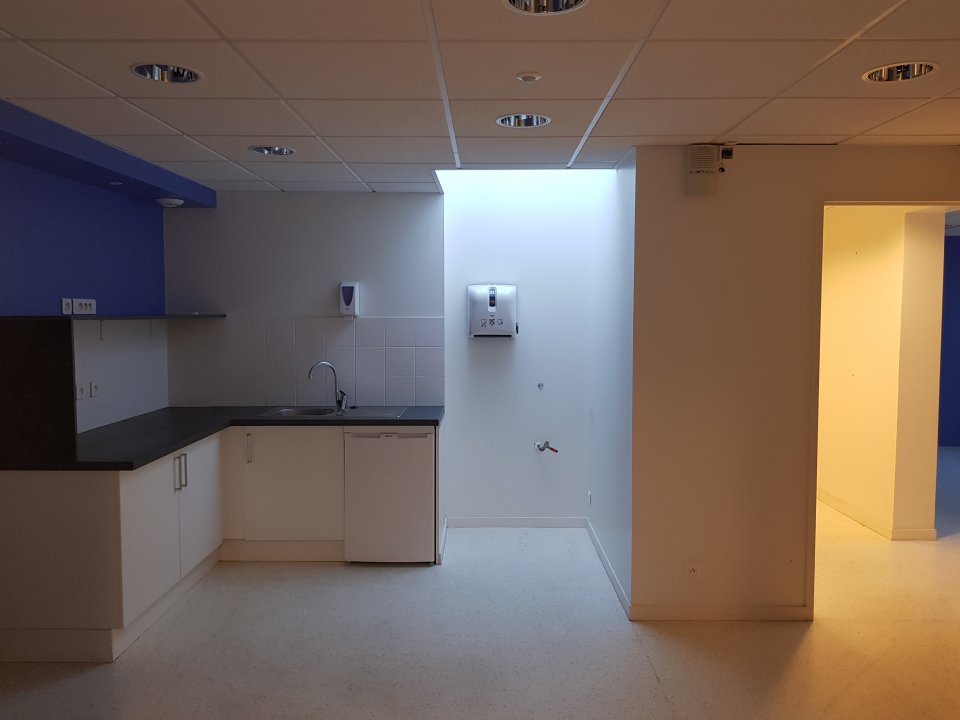 BUREAUX LOCAL COMMERCIAL à LOUER