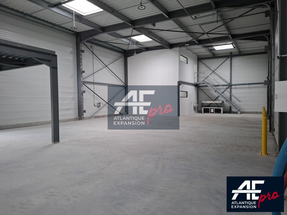 LOCAL D’ACTIVITE – ENTREPÔT à VENDRE