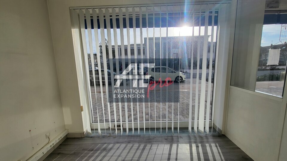 LOCAL SERVICES / COMMERCES à VENDRE