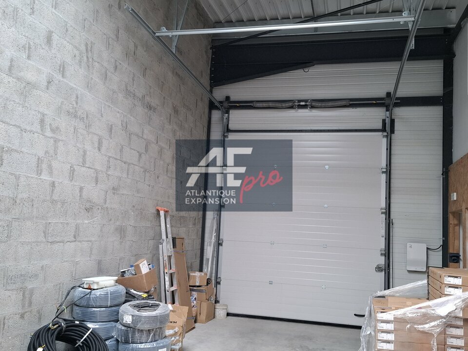 LOCAL D’ACTIVITE – ENTREPOT – à VENDRE