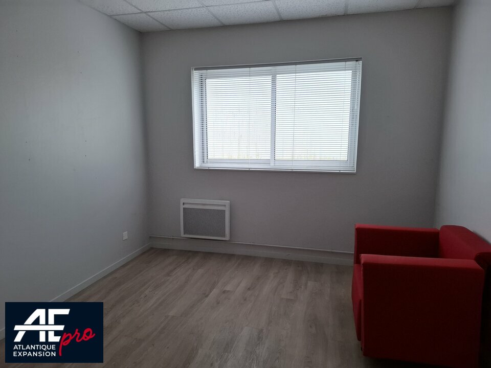 ENTREPOT – ATELIER – BUREAUX à LOUER