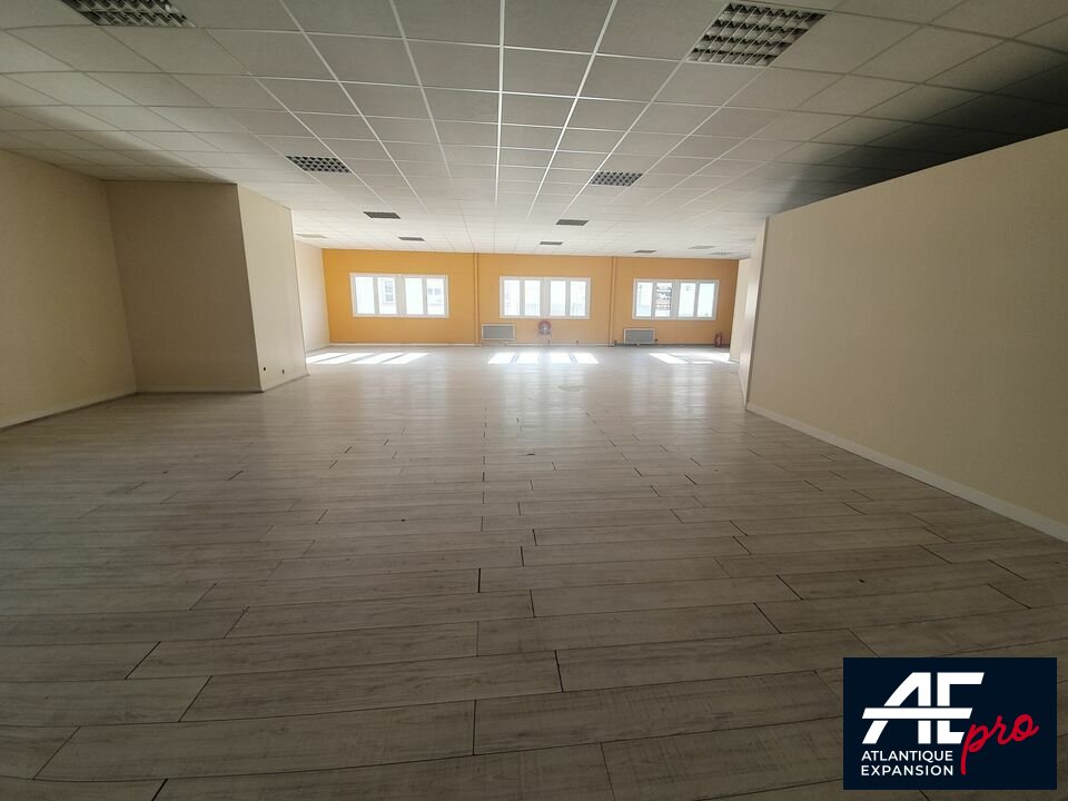 A LOUER BUREAUX GRANDE SURFACE CENTRE VILLE