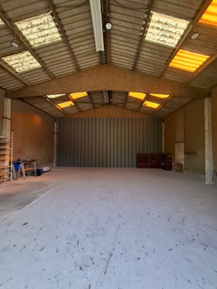 LOCAL D’ACTIVITE – ENTREPOT –  à LOUER