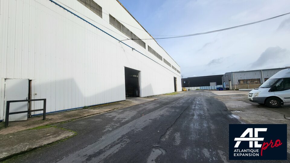Bâtiment industriel / stockage à LOUER