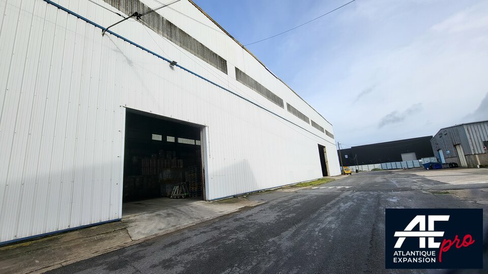 Bâtiment industriel / stockage à LOUER