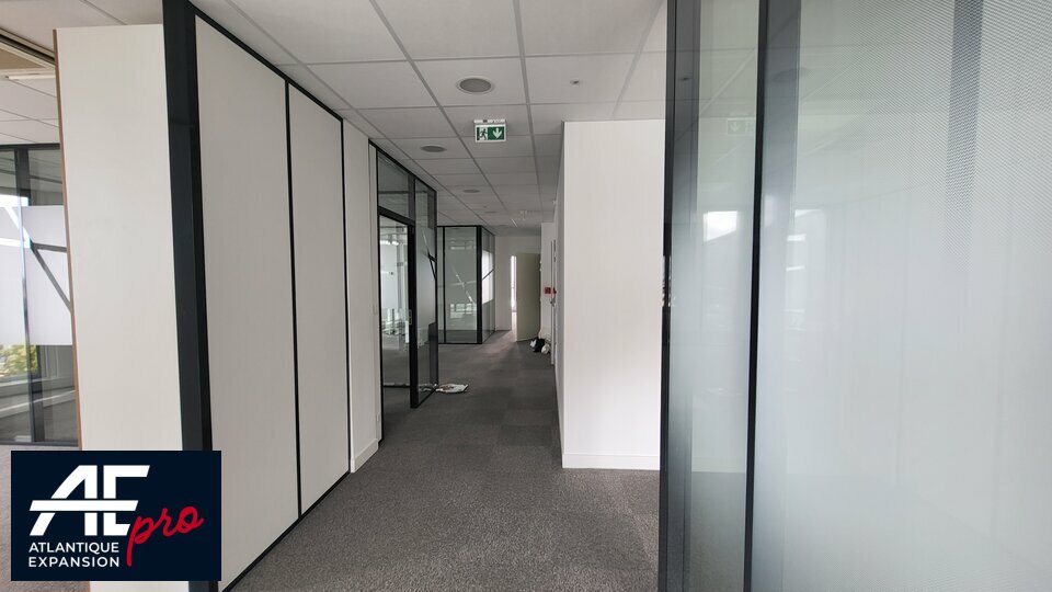 BUREAUX ENTREE DE VILLE à LOUER