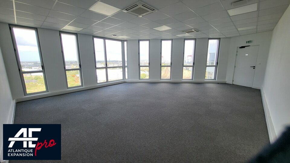 BUREAUX ENTREE DE VILLE à LOUER