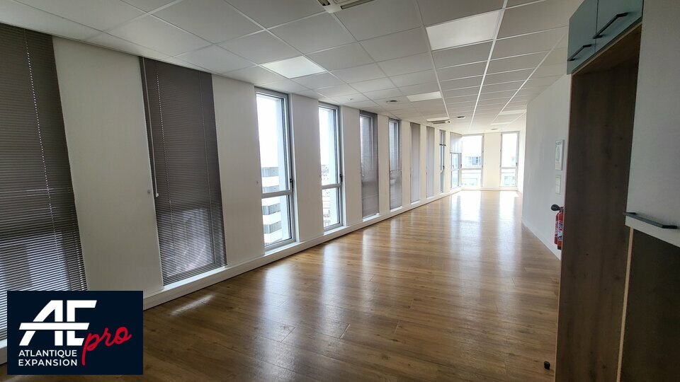 BUREAUX ENTREE DE VILLE à LOUER