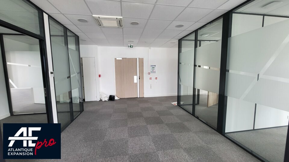 BUREAUX ENTREE DE VILLE à LOUER