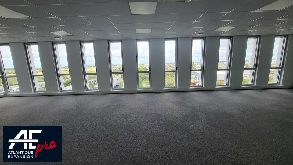BUREAUX ENTREE DE VILLE à LOUER