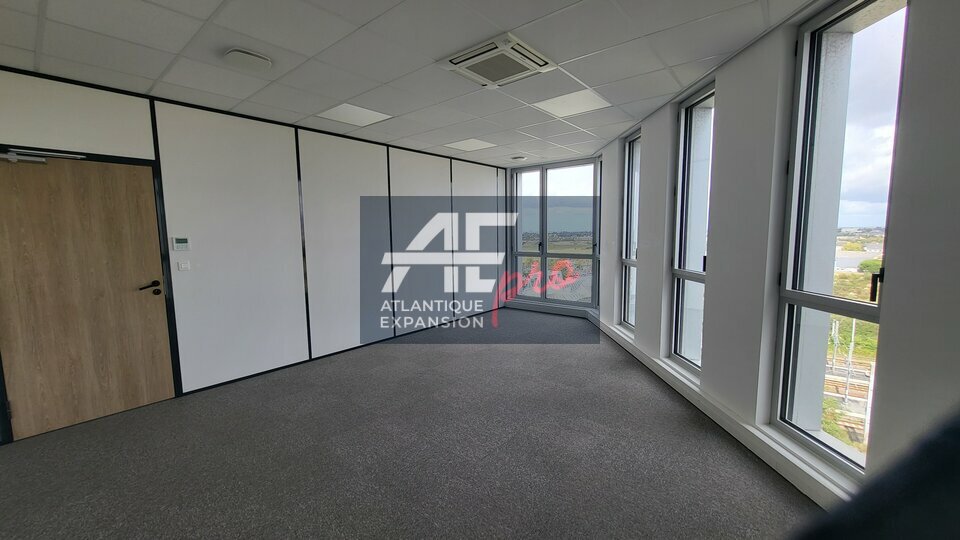 BUREAUX ENTREE DE VILLE à LOUER