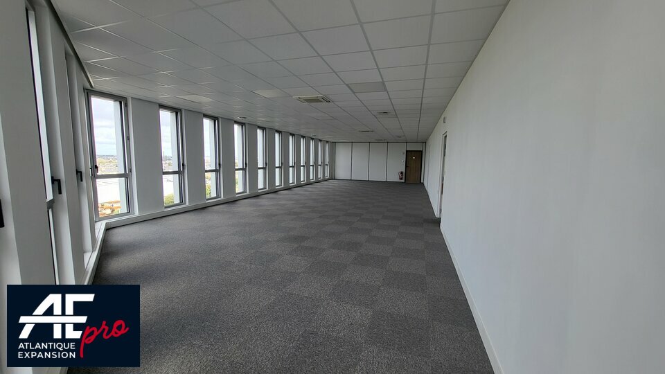 BUREAUX ENTREE DE VILLE à LOUER