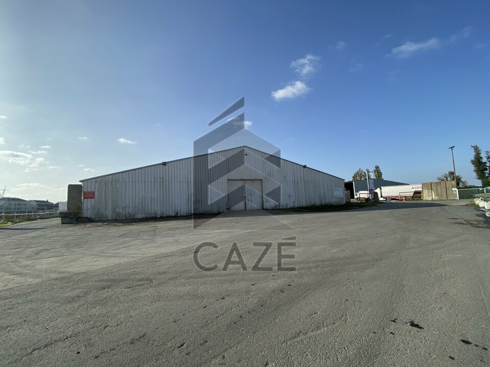 LOCAUX D'ACTIVITES A LOUER - BASSENS