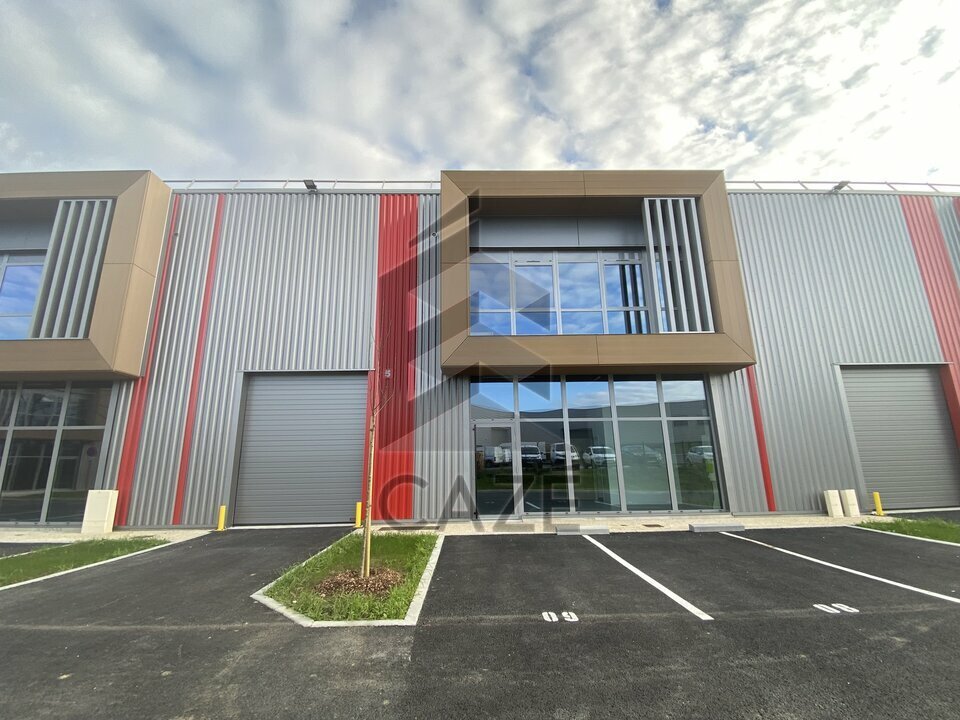 PROCHE ROCADE - LOCAL D'ACTIVITES A LOUER 