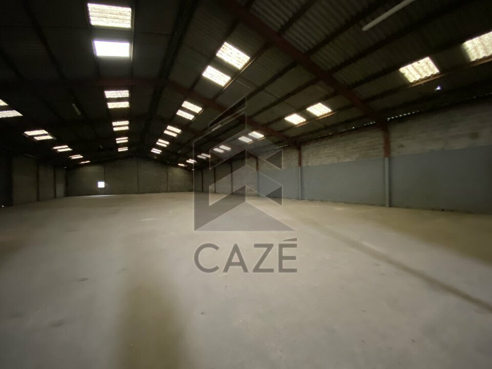 ENTREPOT - PROCHE A10