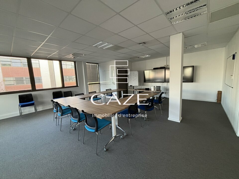 BUREAUX A LOUER PESSAC - PROCHE ROCADE 