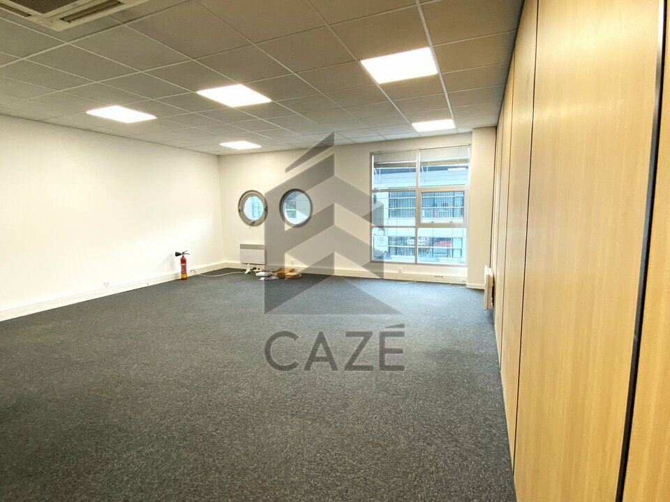 BUREAUX A LOUER - FLOIRAC - ZONE FRANCHE URBAINE