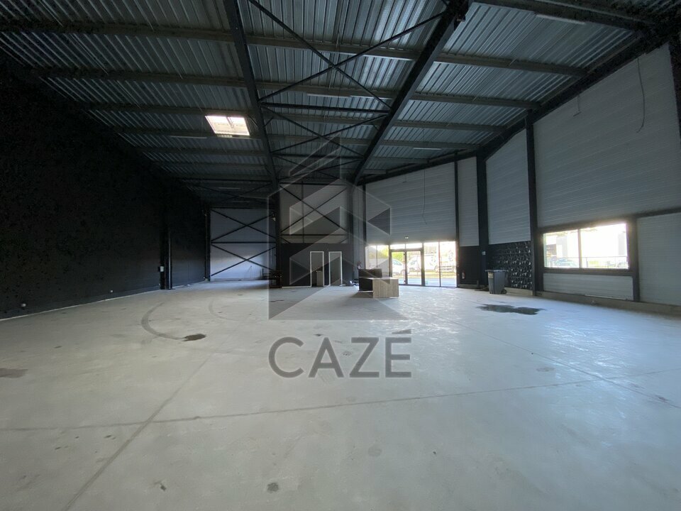 LOCAL D'ACTIVITES / SHOWROOM