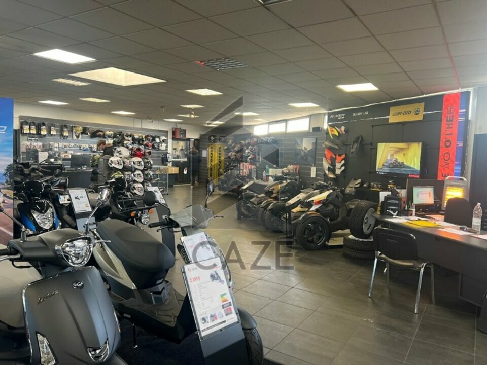 LOCAL COMMERCIAL - EYSINES - PROCHE ROCADE