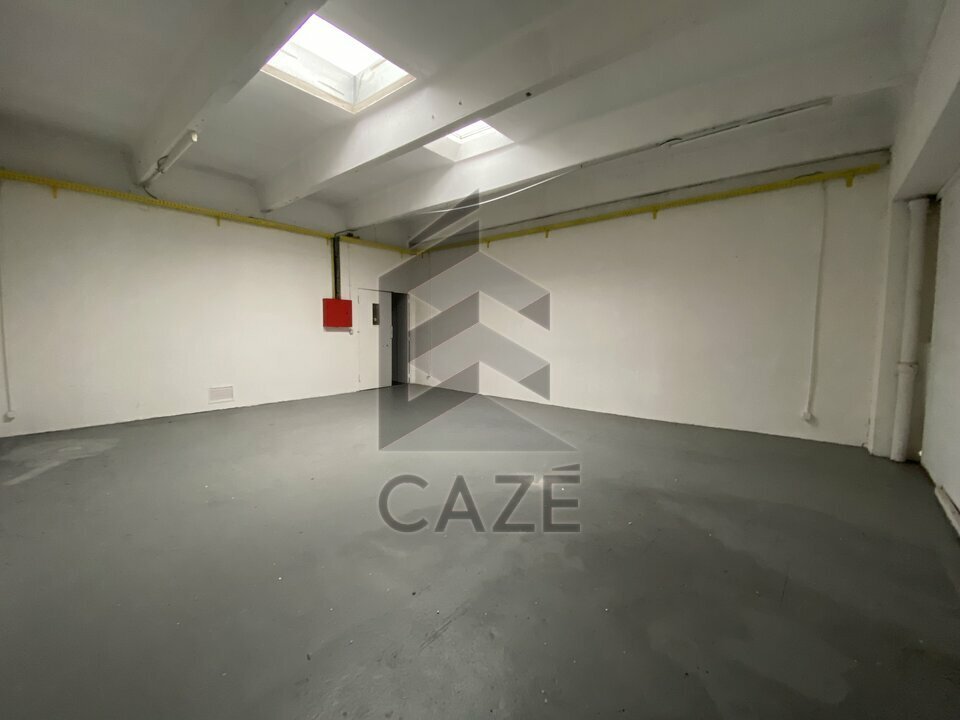 LOCAL A LOUER - ARTIGUES PRES BORDEAUX