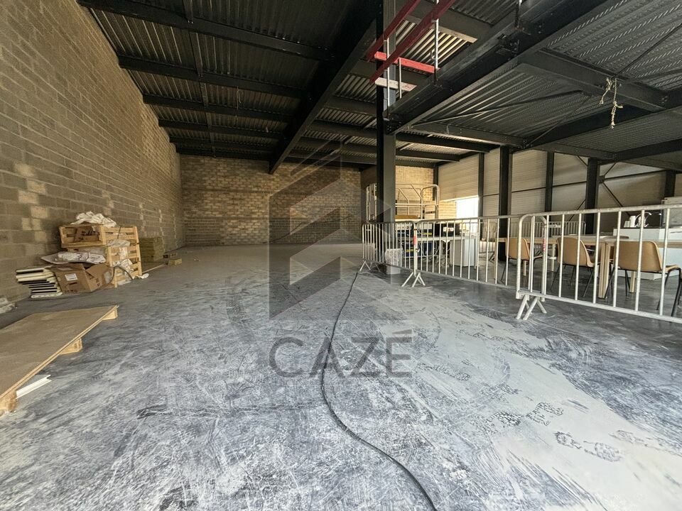  PROCHE DE L'A10 ET DE LA ROCADE SORTIE 27  