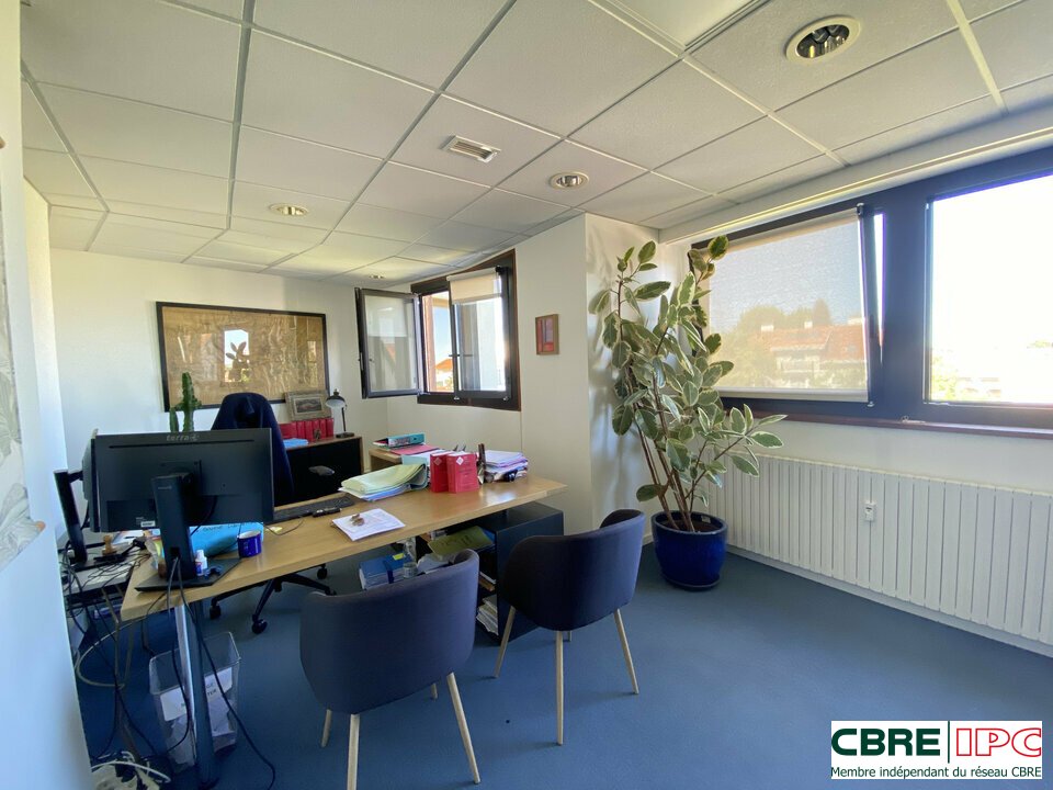 LOCATION - REF : 8454FD