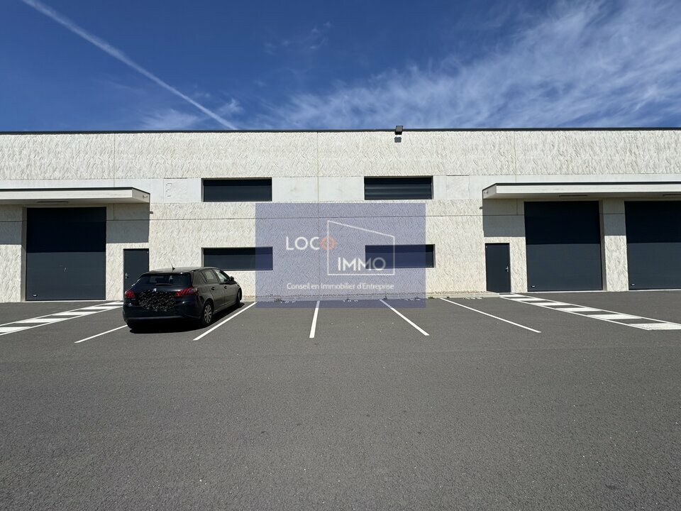 A louer Locaux d'activité 448m² Mios A louer Locaux d'activité 448m² Mios