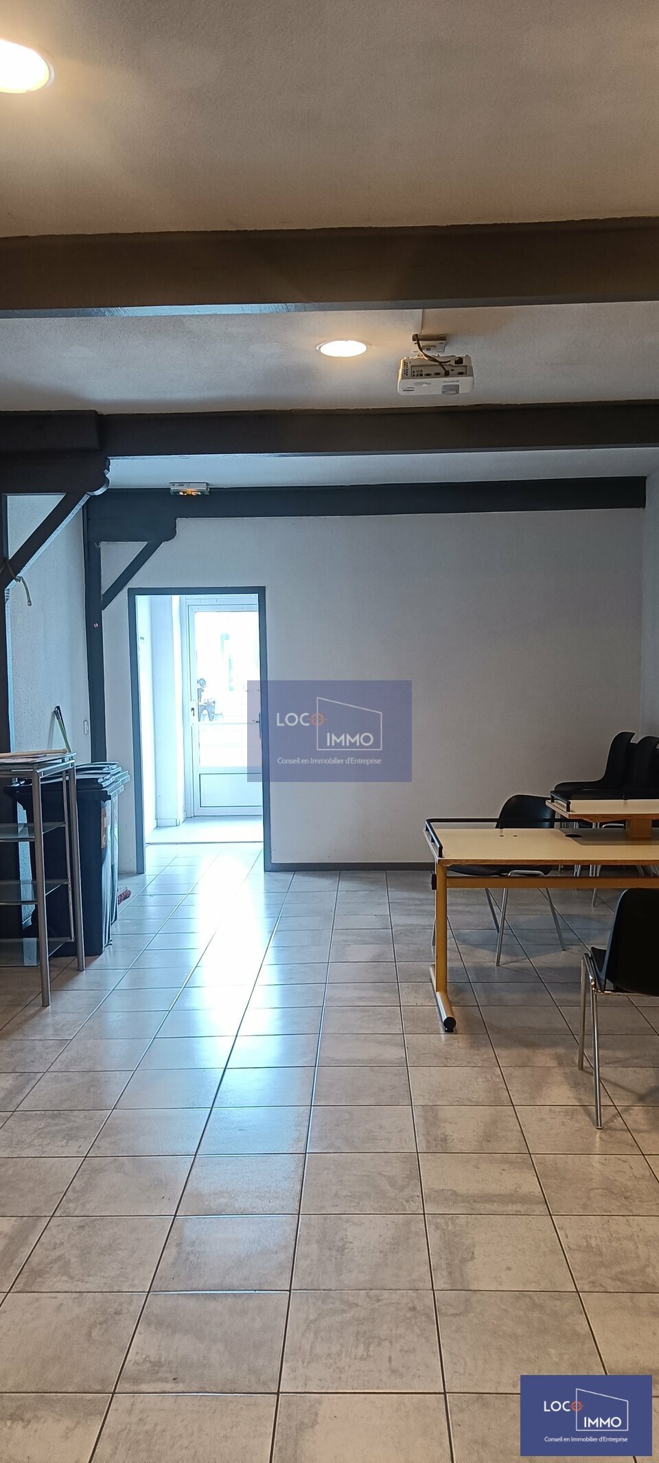 A vendre Local commercial  152m² Villenave-d'Ornon