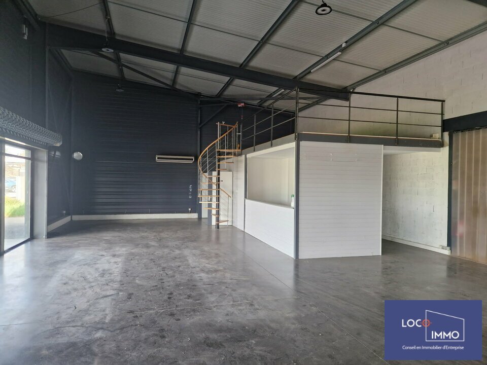 A louer Local commercial  557m² Saint-Pardoux-du-Breuil
