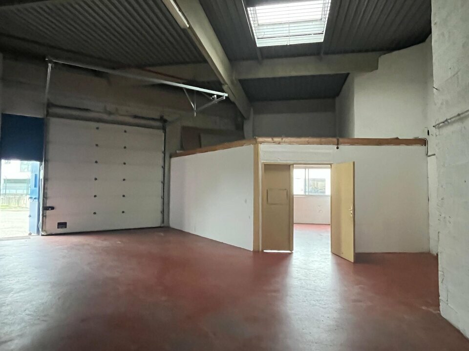 A vendre Locaux d'activité 1200m² Bordeaux A vendre Locaux d'activité 1200m² Bordeaux