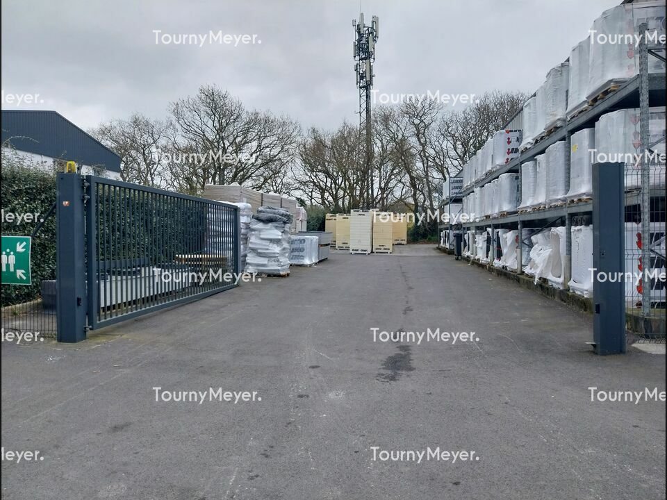 Visuel 6 de l'annonce : A LOUER - GOUESNOU, ZONE DE KERGARADEC, LOCAL D'ACTIVITE DE 420 M²