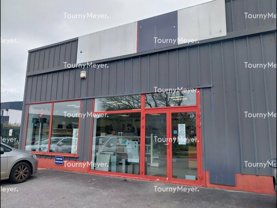 Visuel 7 de l'annonce : A LOUER - GOUESNOU, ZONE DE KERGARADEC, LOCAL D'ACTIVITE DE 420 M²